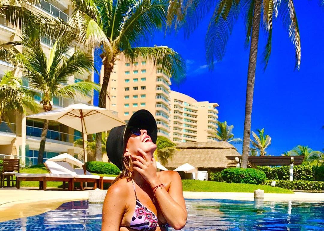 Marjorie de Sousa luce bikini y causa revuelo