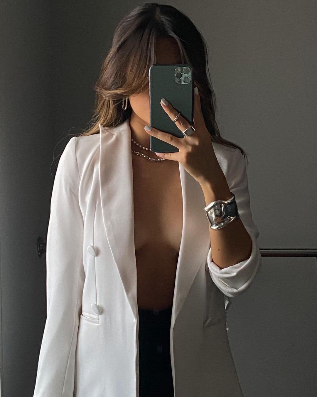 Romina Poza: 5 arriesgados atuendos con los que ha lucido como diosa