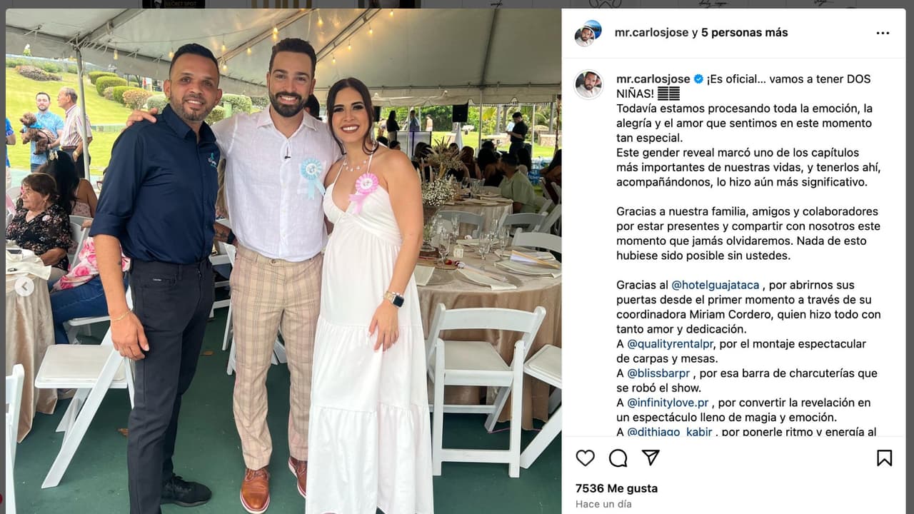 El presentador de televisión Carlos Torres y su esposa celebraron apenas el pasado fin de semana la revelación de género de sus mellizas.