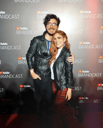 Nath Campos, estrella de redes sociales y exparticipante de '¿Quién es la Máscara? 2020', tan solo mide 1.50 m., mientras que su novio Simón Vargas, integrante de la banda de pop Morat, es mucho más alto.