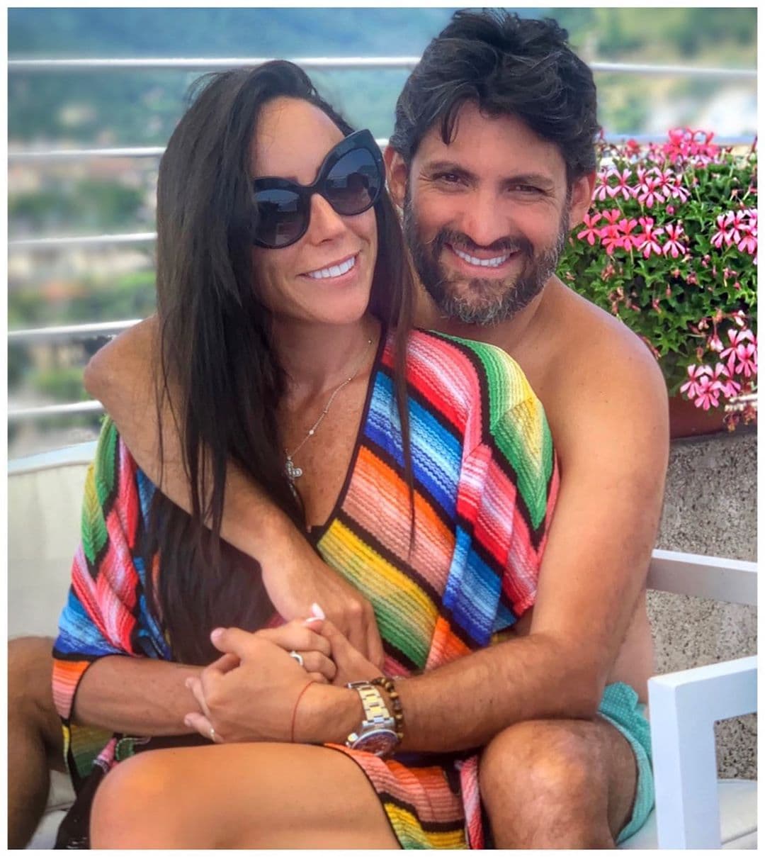 La historia de amor entre Inés Gómez Mont y Víctor Álvarez Puga comenzó en 2014, mientras que un año después la pareja llegó al altar para formar la adorable familia que tienen; sus únicos hijos en común son Bosco y María.