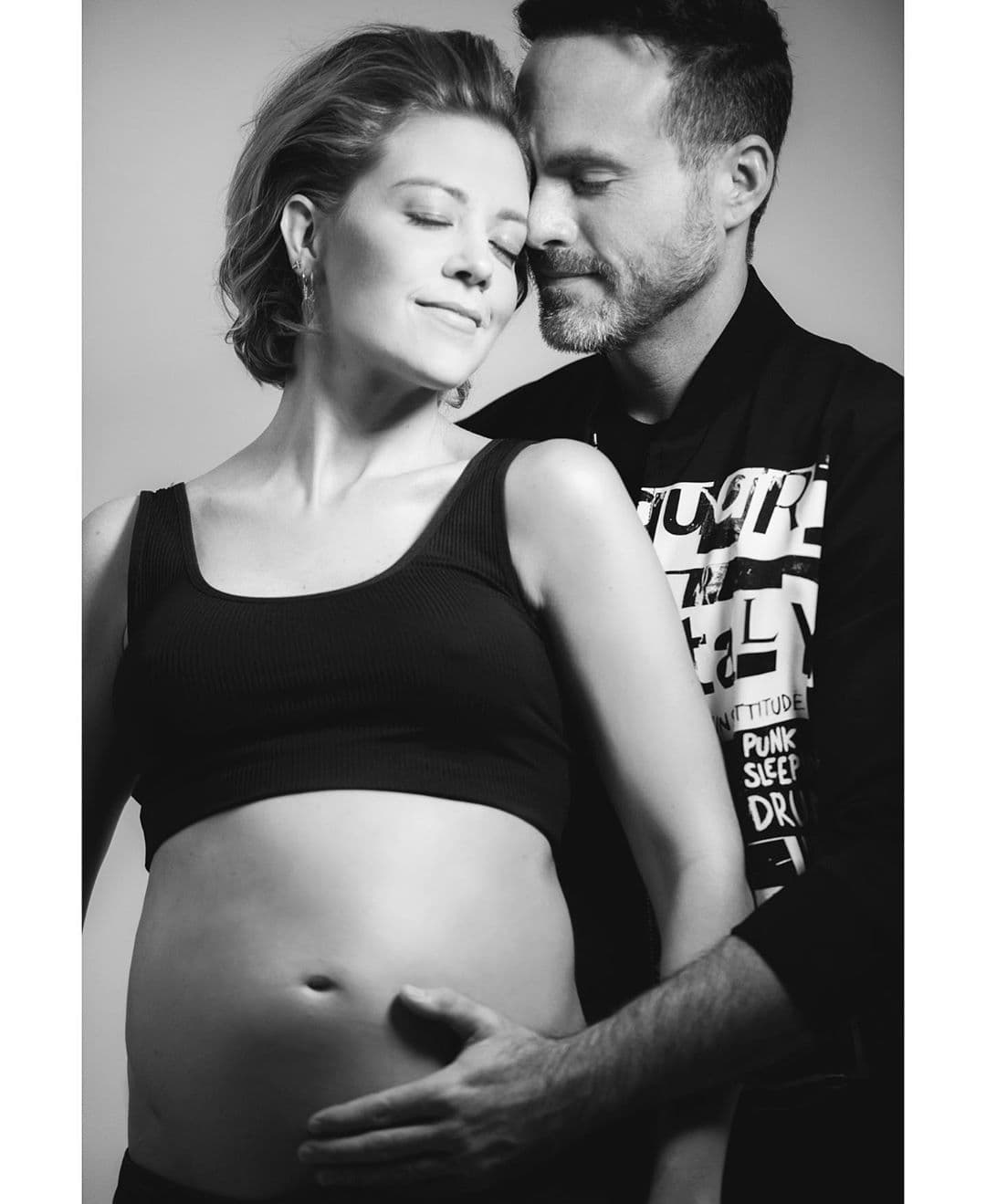 ‘Ha sido un embarazo pleno’: Erik Hayser revela cómo va la pancita de Fernanda Castillo