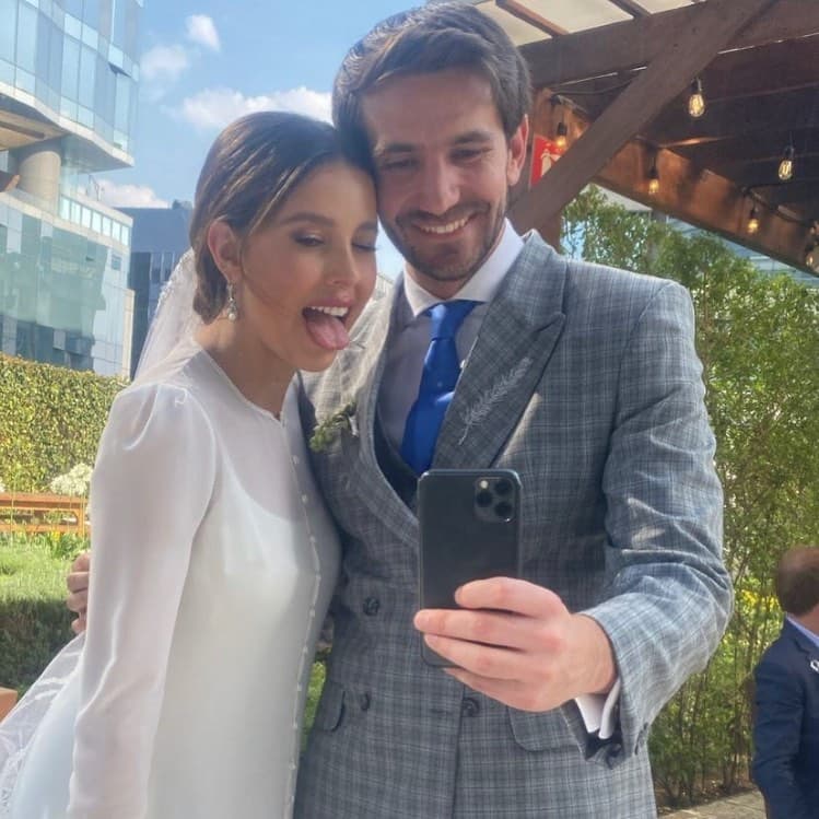 Paulina Goto se casa por el civíl con Rodrigo Saval; salen primeras fotos