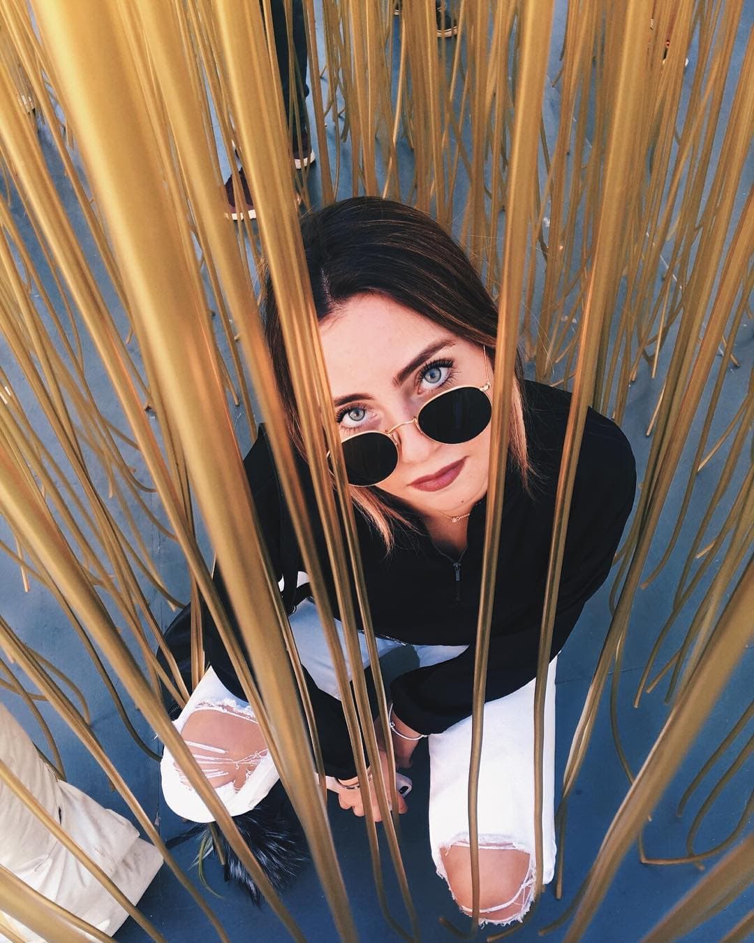 Es apasionada de la naturaleza, la fotografía, el modelaje y la moda. Sobre este último interés, Camila continúa cursando la carrera de Diseño Textil en la Universidad Iberoamericana y tiene el sueño de dedicarse al trabajo de comercio justo en colaboración con comunidades indígenas, promoviendo así la protección de la cultura en los diseños artesanales de México.