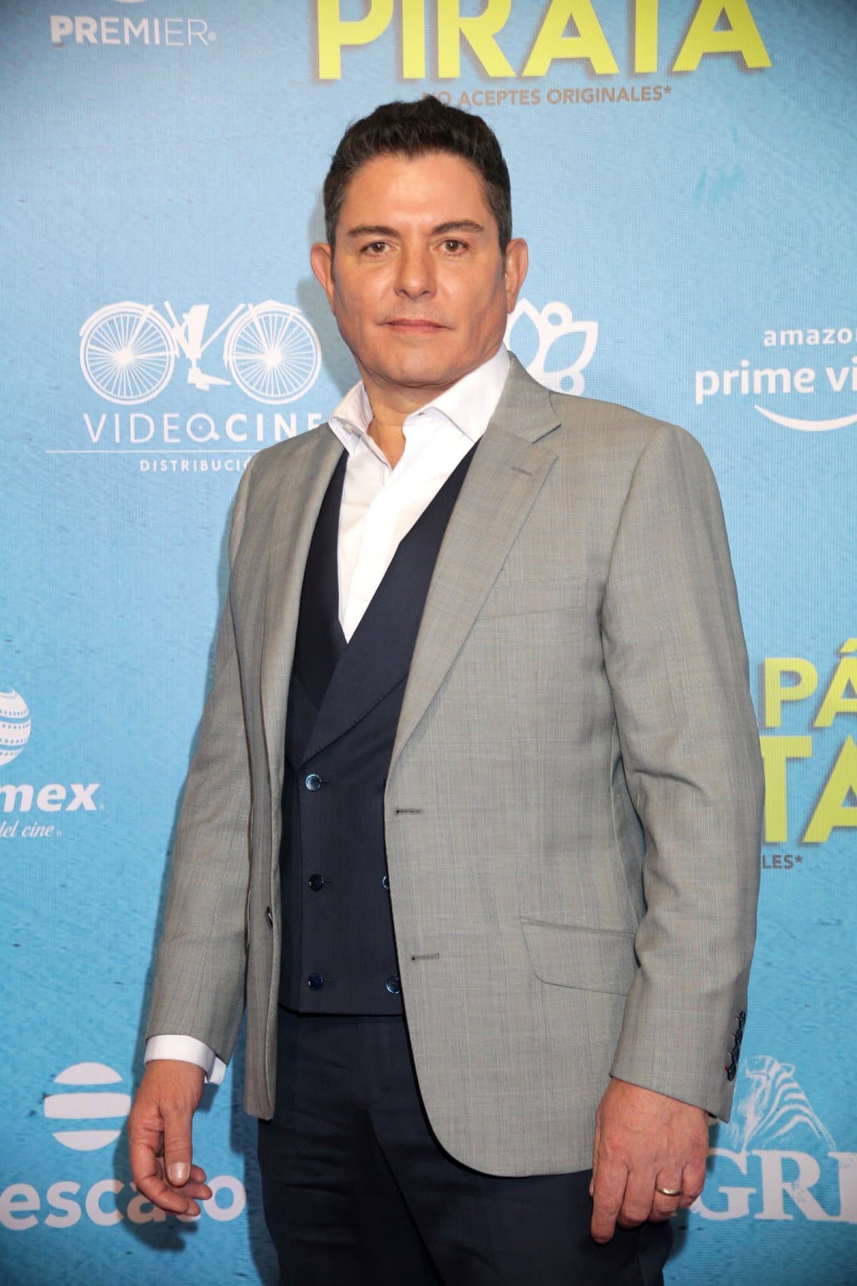Santiago es el menor de los hijos del actor y sufre una extraña enfermedad