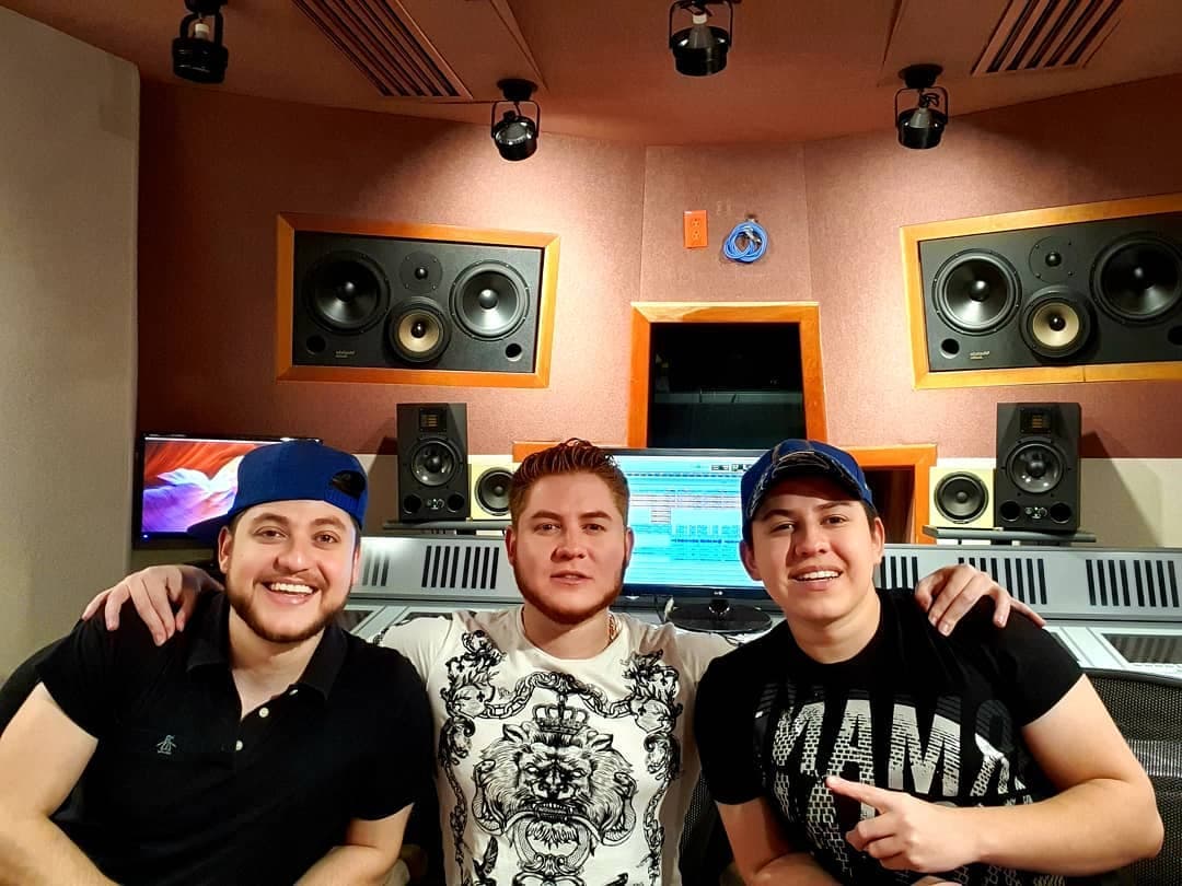 Los Rojos comienza a pisar fuerte en el regional mexicano