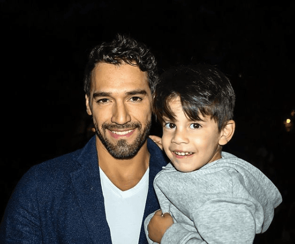 No obstante, el pequeño actualmente reside en Estados Unidos junto a su mamá, mientras que Coronado vive en México.