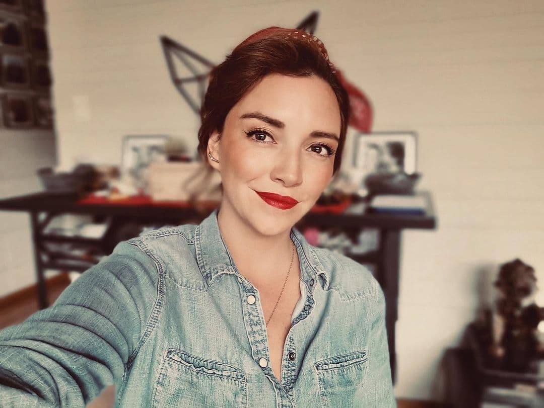 Regina Blandón, 'Bibi P. Luche', causa revuelo al aparecer como nunca en traje de baño