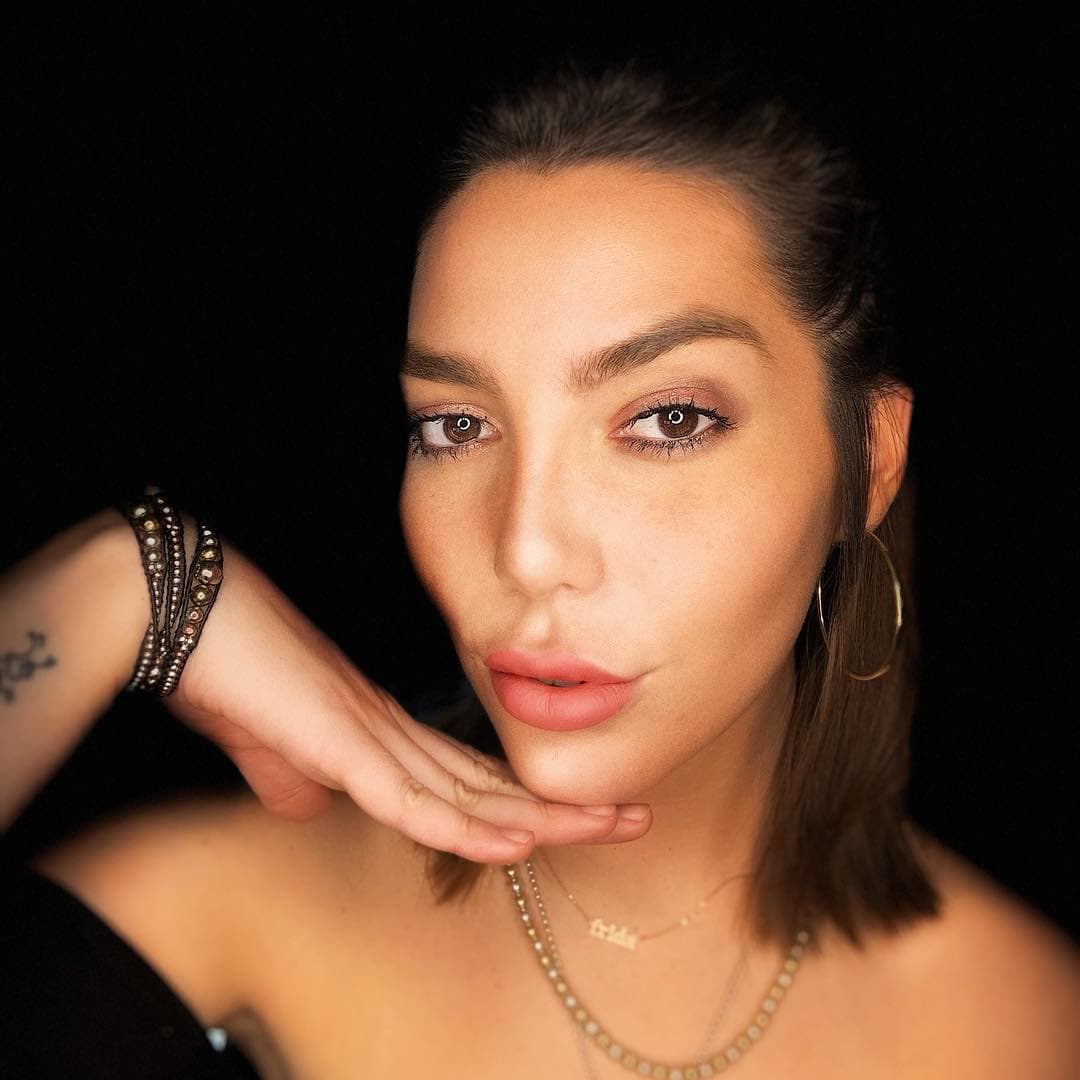 Frida Sofía se lanza como cantante y afirma: ‘Sola sin apoyo de ningún familiar’