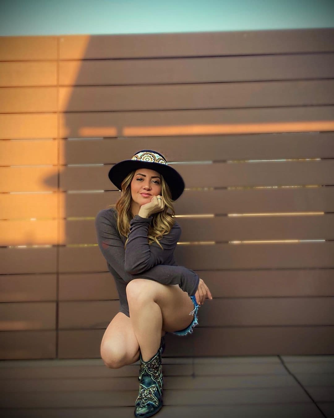 En su cuenta oficial de Instagram, también ha dejado al descubierto que cuenta con una terraza, que constantemente utilizan para tomarse fotografías.