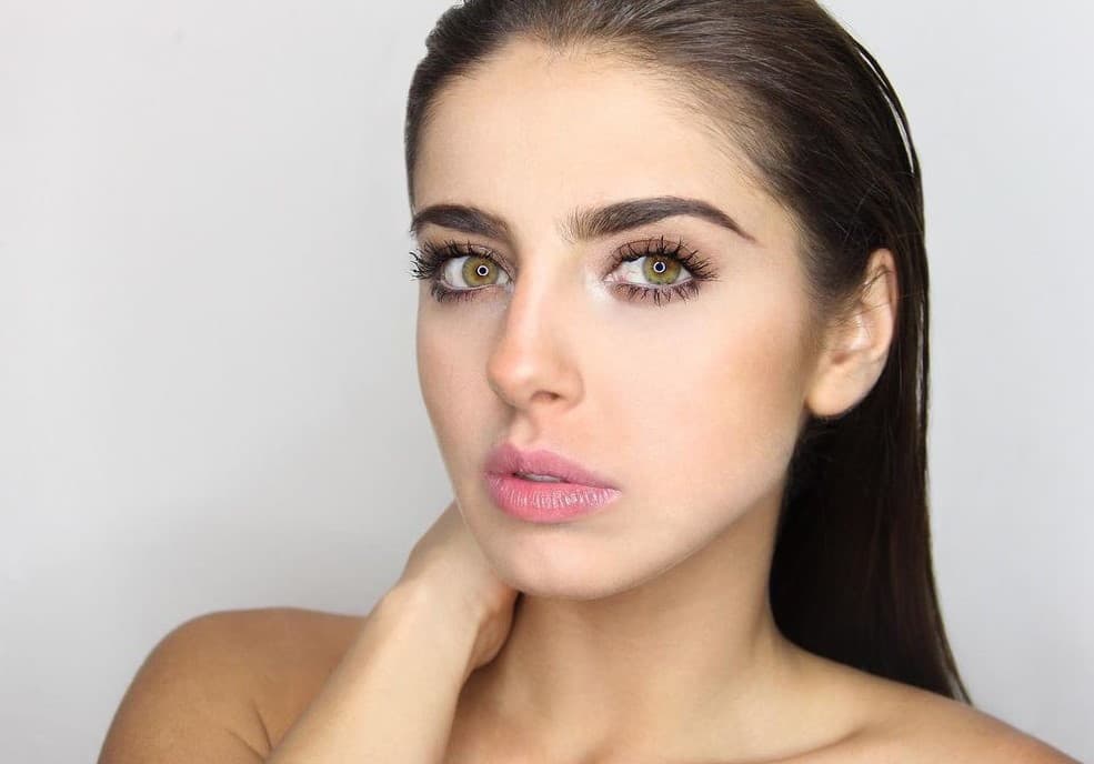 Michelle Renaud revela las complicaciones que su mamá sufrió por aumentarse los senos