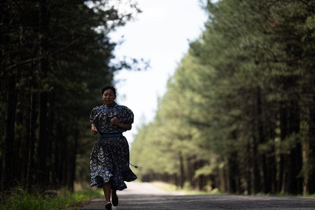 Mujer rarámuri corriendo en 'The Speed Project'