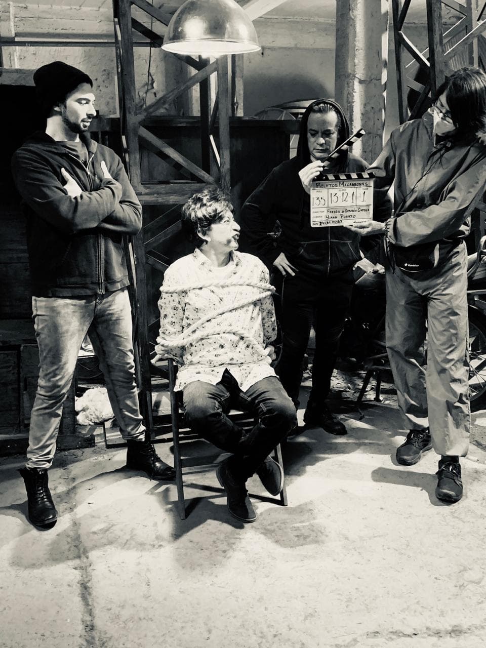 Esta primera temporada fue producida y dirigida por los Mascabrothers, quienes estrenaron el 31 de agosto su primer programa de historias de terror y leyendas urbanas a su estilo propio.
