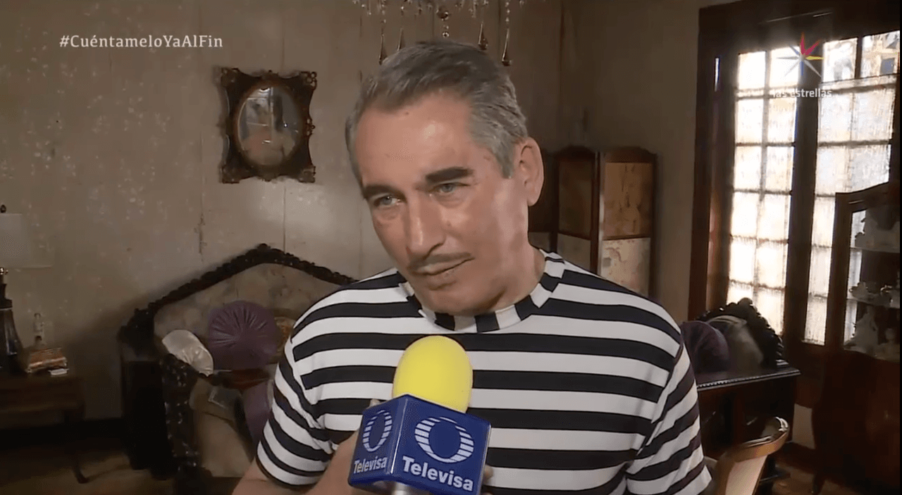 “A los seis años y medio dejamos la actuación y como alrededor de los 14 años me fui a vivir a Nuevo Laredo con un tío, ya era para ese entonces huérfano de padre y madre (…) Me puse a estudiar, ahí conocí a mi esposa y ahí puse mis primeros negocios”, contó a Televisa Espectáculos en 2018.