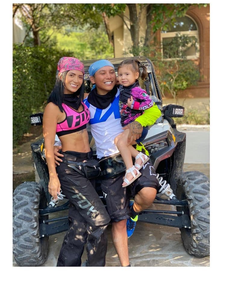 Kimberly Flores preocupa a fans al mostrar a hija de Edwin Luna con problemas de salud