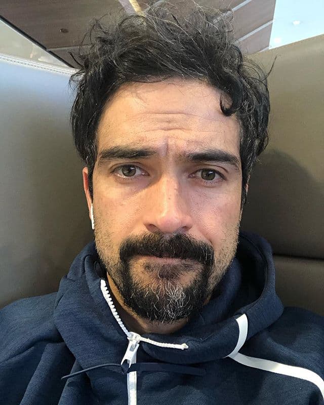 Alfonso Herrera dice que no le quisieron hacer la prueba de coronavirus en México