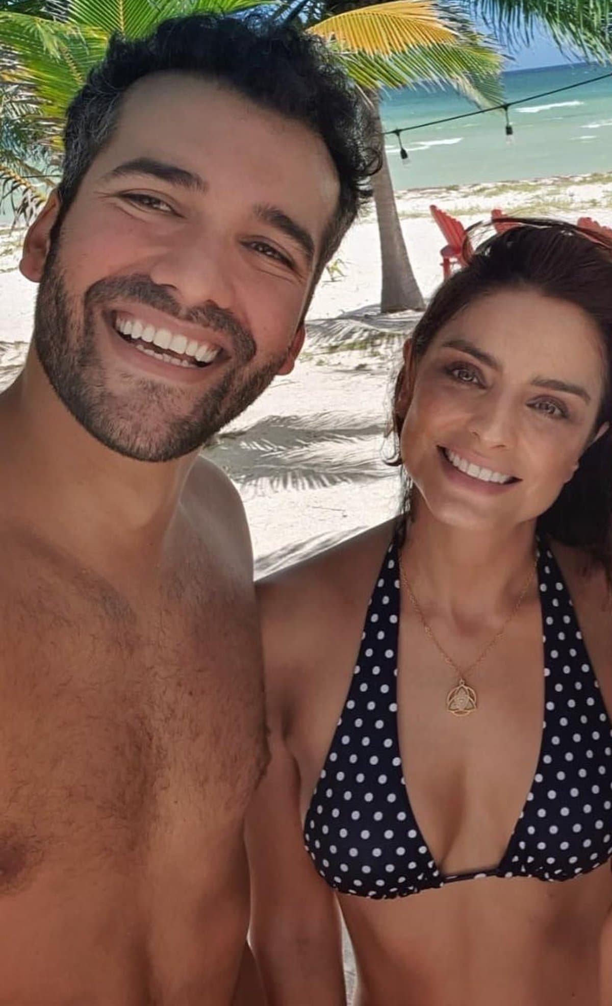 Novio de Aislinn Derbez grita su amor por la actriz y hasta le dedica amoroso mensaje.