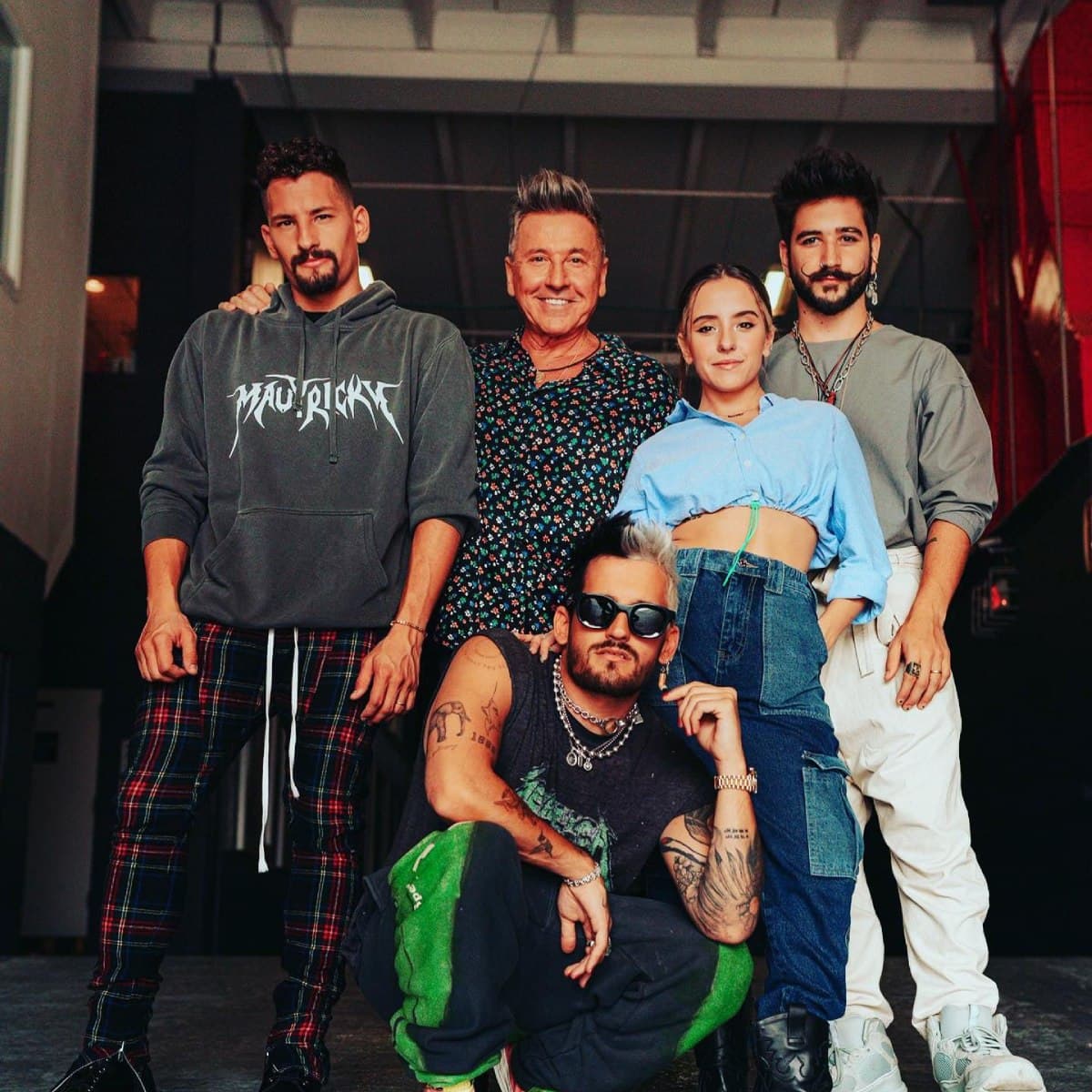 El cantante comparte fotos al lado de sus descendientes