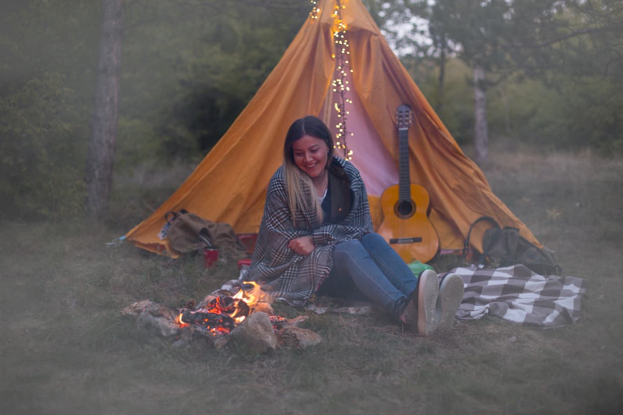 Sagitario. Es activo e independiente. Pasional y de ideas cambiantes. Se adapta a los cambios con rapidez y es el más empático con los demás. Es un signo zodiacal de Fuego.
