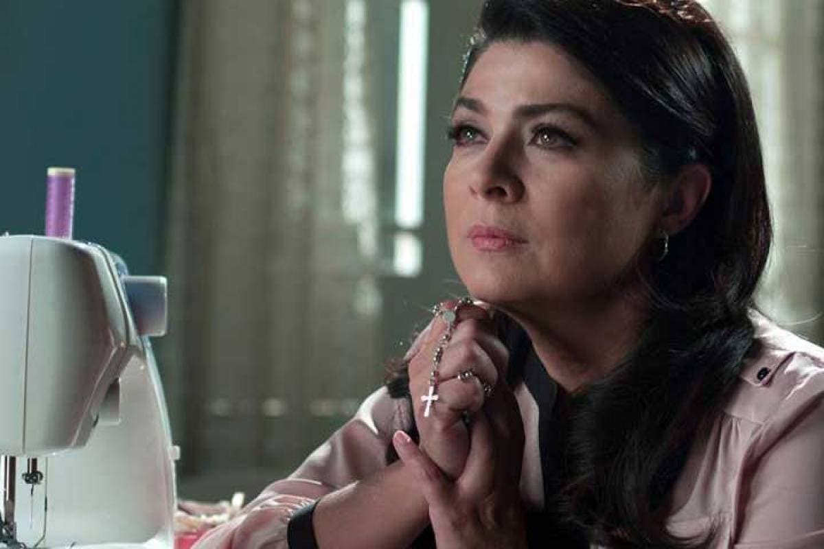 Victoria Ruffo está de luto y estremece con su mensaje de despedida a actor de Corona de lágrimas