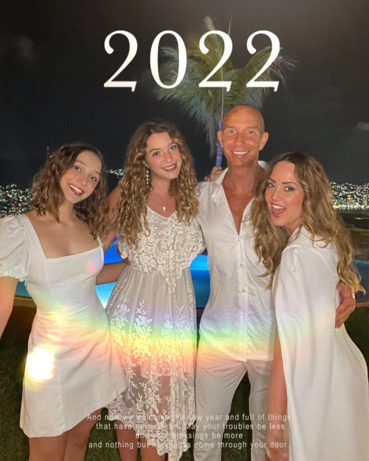 Andrea Legarreta balconea a sus hijas y a Erik Rubín en tremenda foto; fans enloquecen