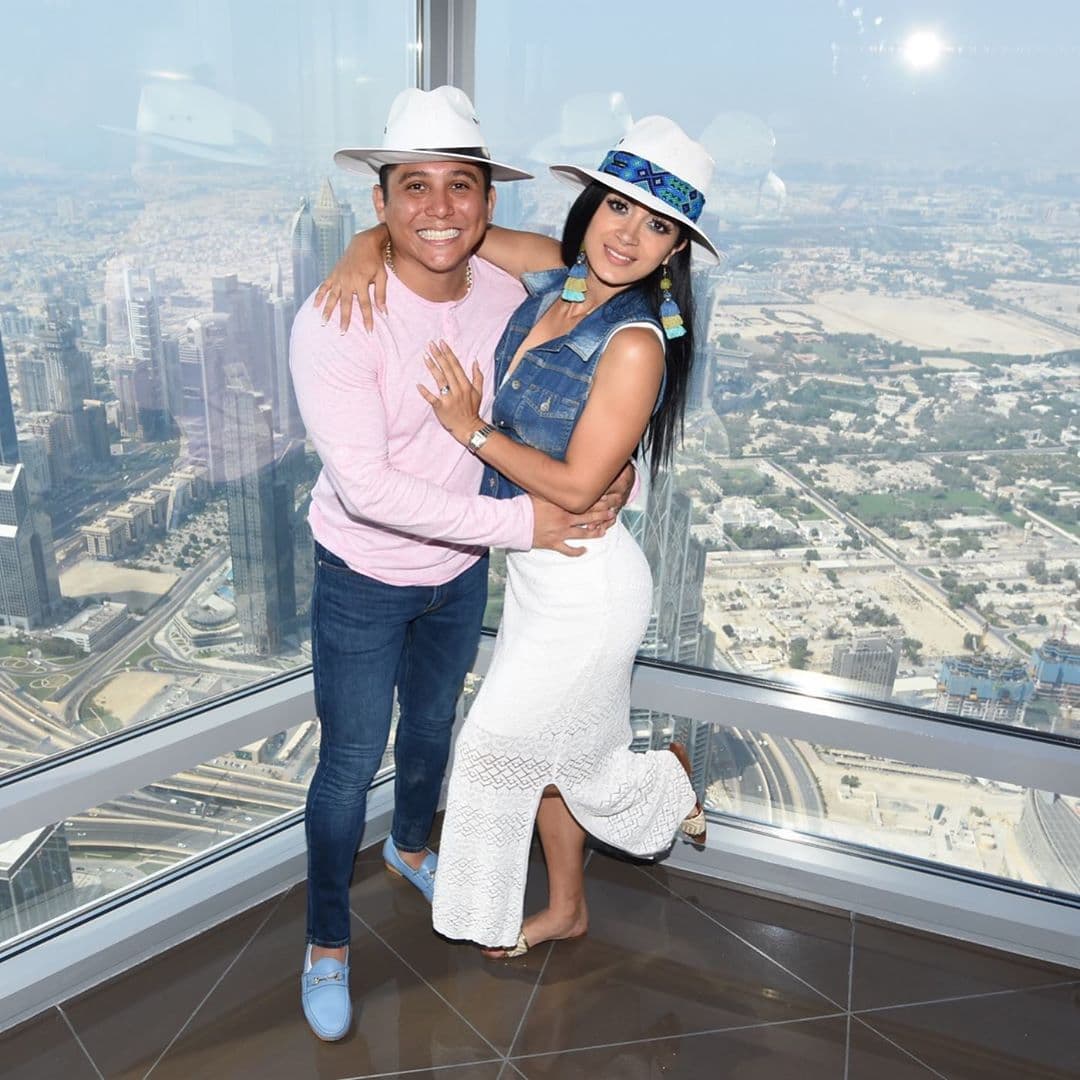 Sin embargo, Edwin Luna y la modelo se conocieron en Guatemala durante una gira que hizo el artista con La Trakalosa de Monterrey. El romance poco a poco fue cobrando fuerza y en febrero de 2018 anunciaron que se convertirían en padres de su hija Gianna.