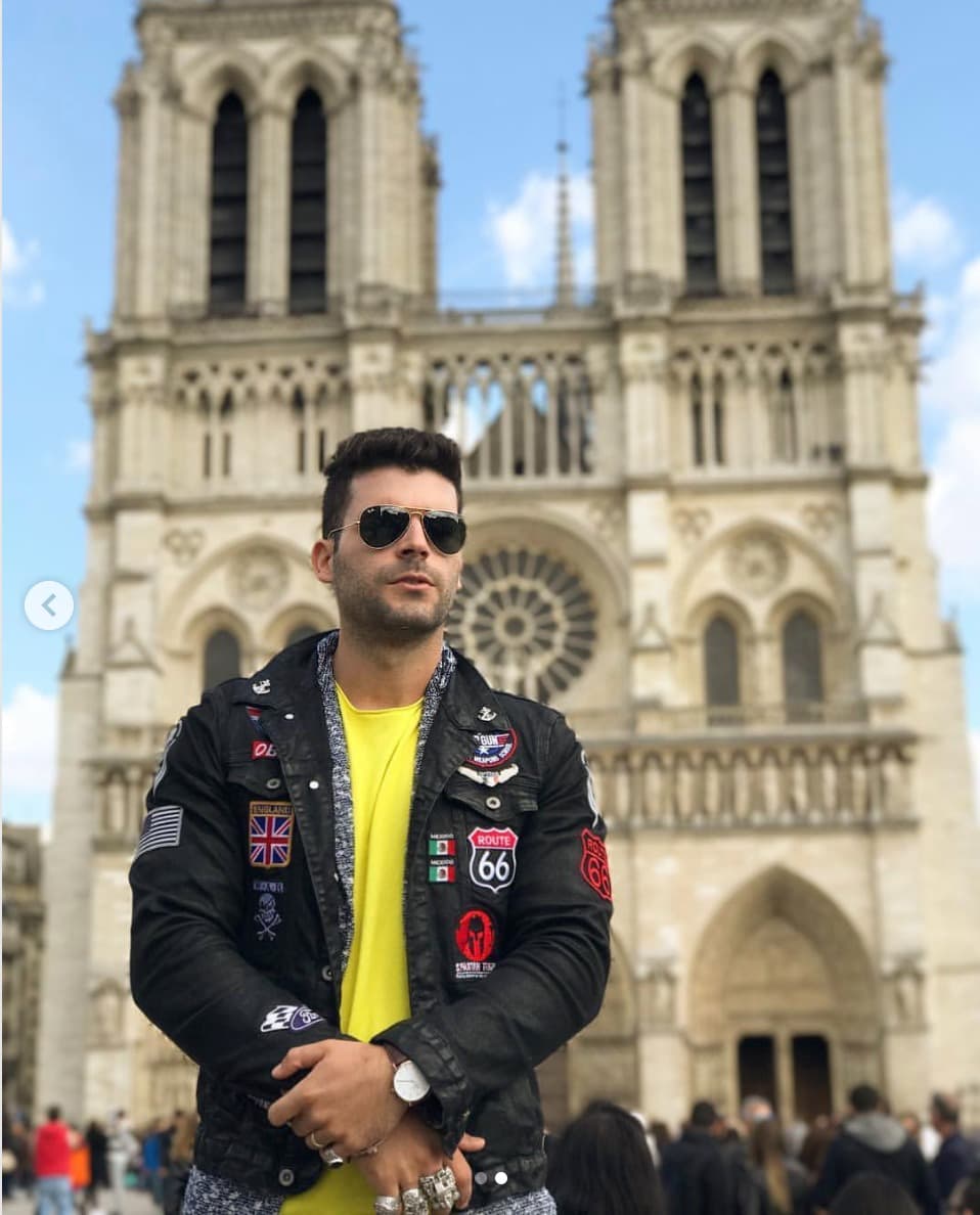 Adrián Di Monte en la Catedral de Notre Dame
