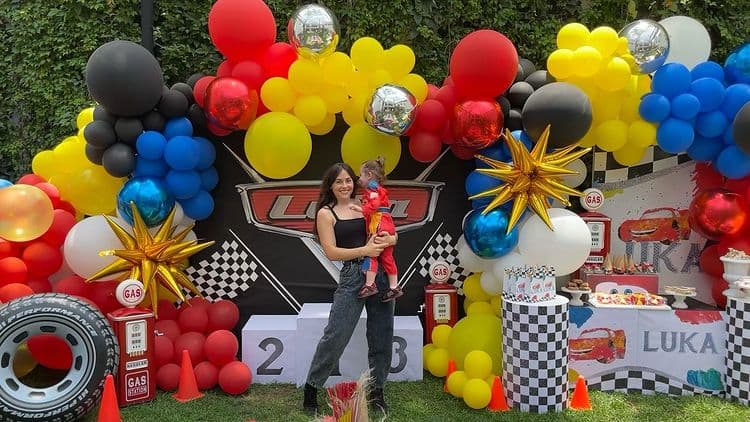 Mientras Ariadne Díaz celebrara a su hijo Diego con dinosaurios, Zuria Vega hizo lo propio y organizó tremenda fiesta por los dos años de su pequeño Luka.
