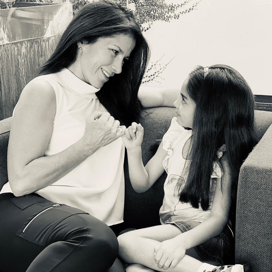 Estas imágenes se suman a otras publicaciones en las que queda claro que Aitana está creciendo y poco a poco se está convirtiendo en una niña grande.