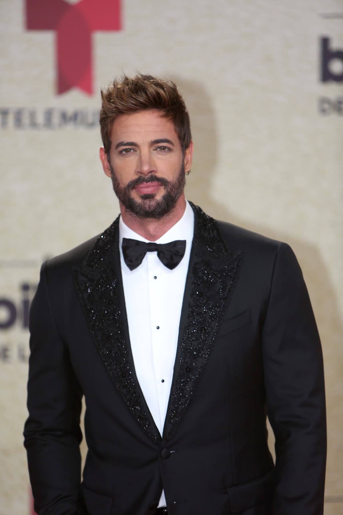 William Levy pone fin a rumores de infidelidad con actriz española