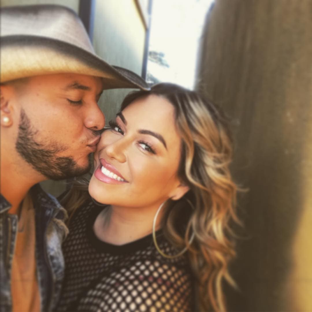 Según Univisión, esta pareja comenzó su relación en septiembre de 2016, pero lo hicieron oficial en abril de 2017