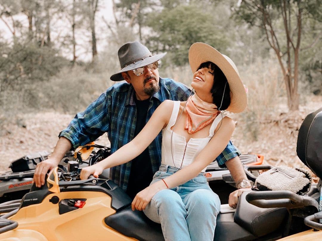 Ángela Aguilar es toda una estrella gracias a su inigualable talento y sobre todo a su belleza, la cual la ha hecho viral en repetidas ocasiones y provocado que Pepe Aguilar sea llamado suegro.