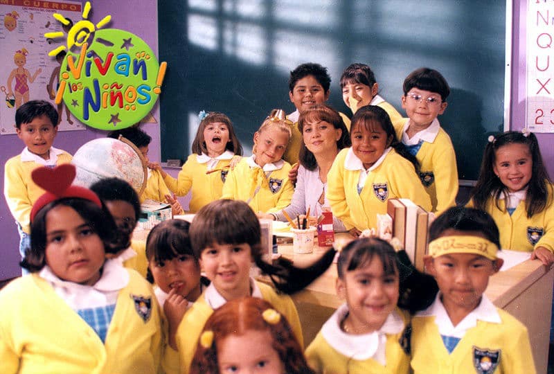 Andrea Legarreta rompe en llanto por reencuentro del elenco de ‘¡Vivan los niños!’