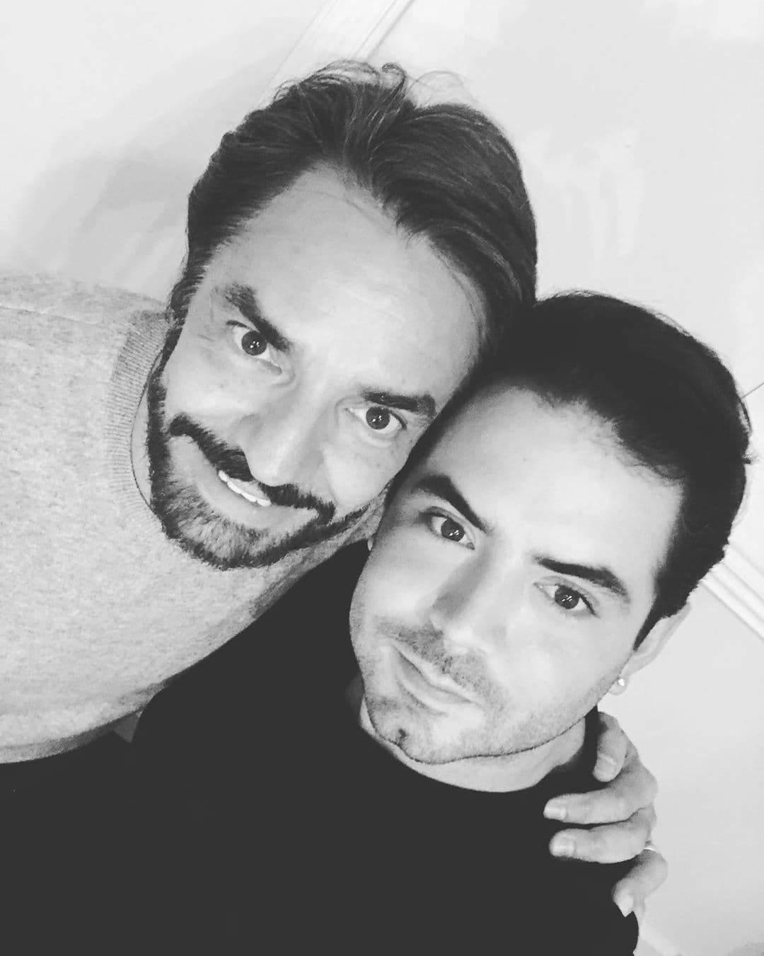 El 14 de abril de 1992, la estrella de las telenovelas debutó como madre al darle la bienvenida a su primer hijo, José Eduardo; mientras que Eugenio Derbez se convirtió en padre por tercera ocasión.