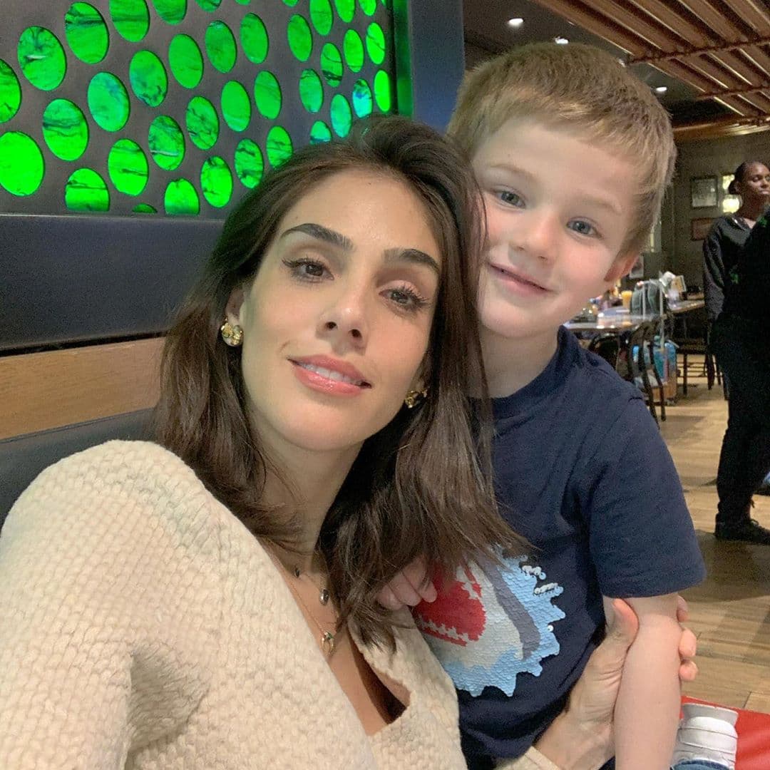 Sandra Echeverría posa en bikini y habla sobre las críticas a su peso: No soy perfecta