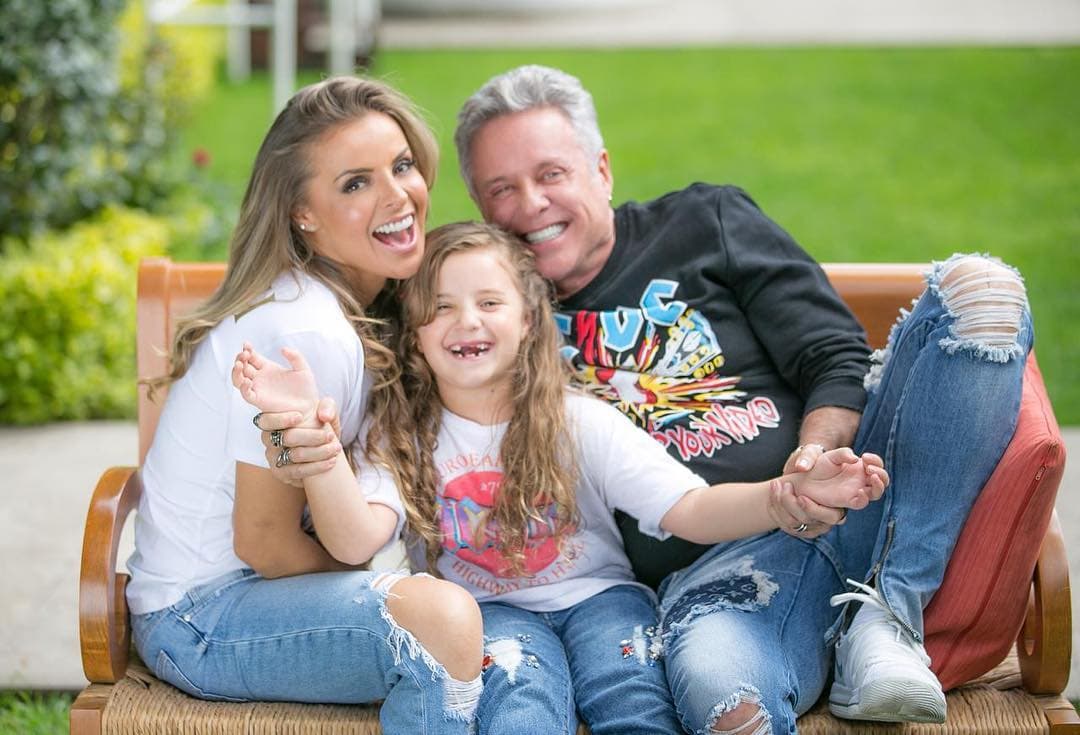 Sin embargo, ambos hicieron hincapié en que por el bienestar de su hija Roberta, ambos seguirían unidos "para darle siempre las mejores bases para su desarrollo conviviendo en amor y respeto". A continuación, te contamos quién es la mujer que fuera dueña del corazón de Ayala por 11 años.