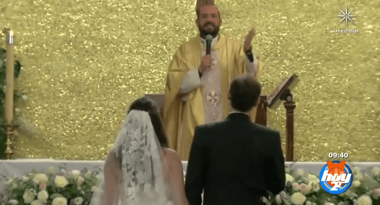 Los jóvenes se juraron amor eterno en la Parroquia San Francisco Javier de las Colinas en Guadalajara, Jalisco.