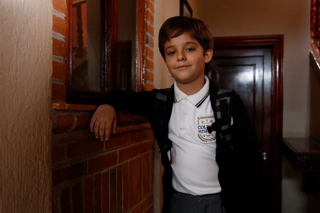 Finalmente, "Tadeo Falcón" (Iker García) es el hijo de "Ariadna" y "Eduardo". ¡Conócelos próximamente en "Vencer el Desamor"!