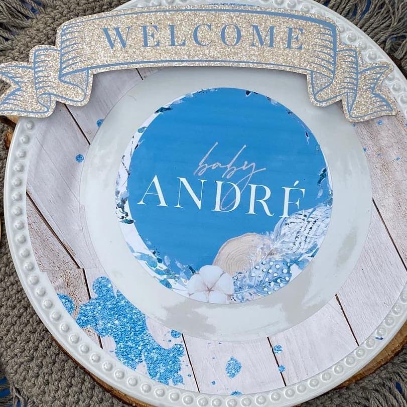 Asimismo, posteo una imagen de la decoración de la cena que disfrutó junto a su familia previo a su parto, misma que acompañó de un emotivo mensaje. “Y mi mundo cambió el día que me enteré que venías @andrenuestrobebe. Gracias por ser mi hijo! Te amo por siempre y para siempre”, expresó.