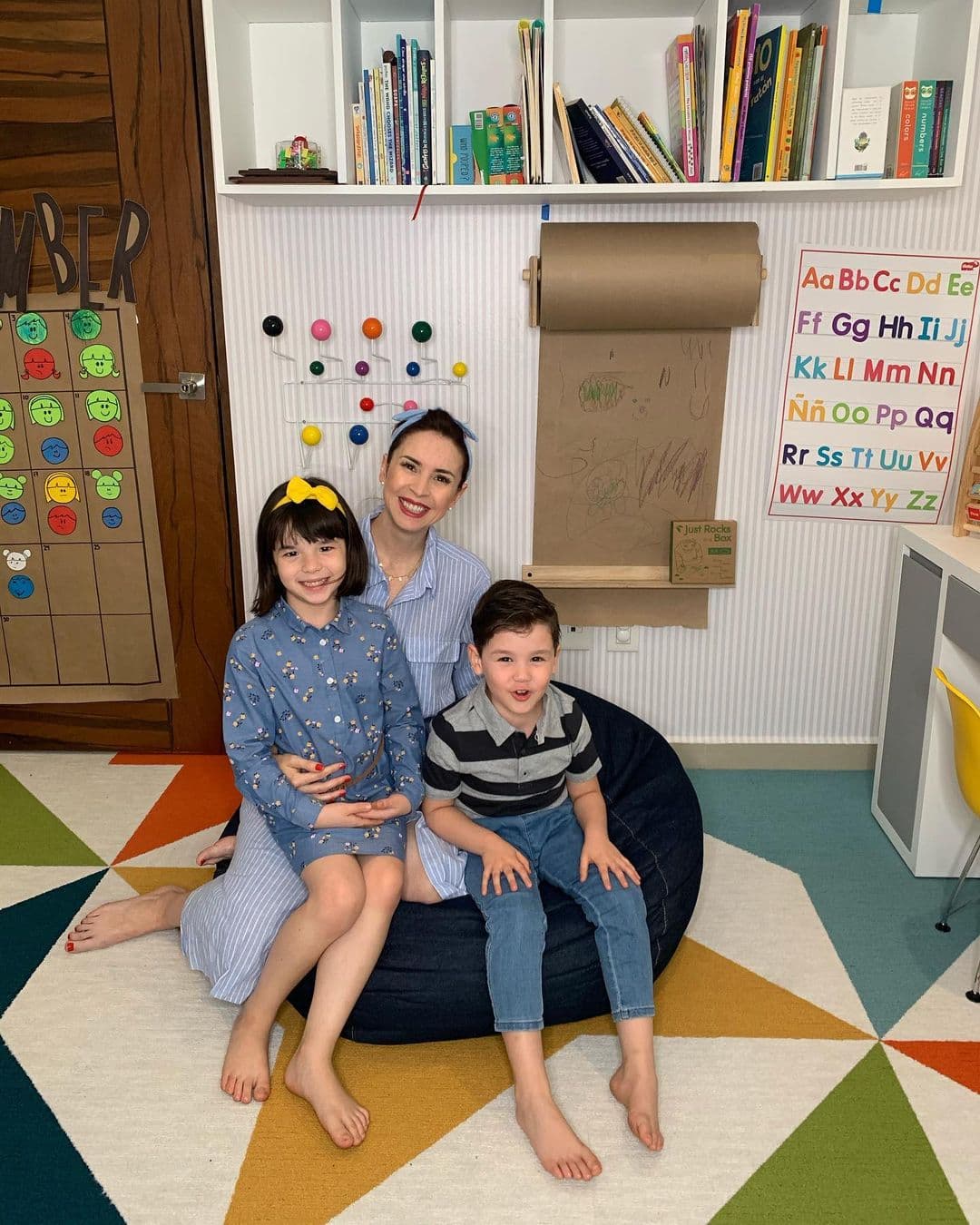 “Cinco años de mi guapote, Mi Fedex. Daría todo lo que soy por verte así́ cada día de tu vida, espero poder mantener esa sonrisa muchos años. Tus hermanos, tu papá y yo deseamos que hayas pasado un día increíble. Te amo y quiero que lo sepas siempre”, destacó.