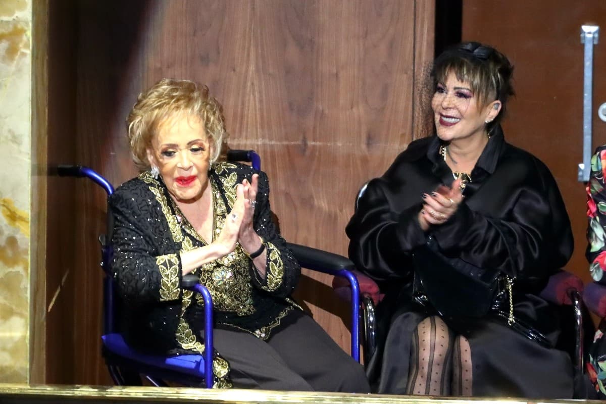 ¿Alejandra Guzmán no quiso cantarle a Silvia Pinal?