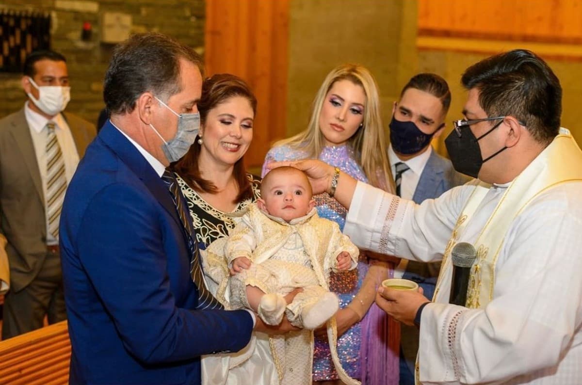 Emir Pabón celebra el bautizo de su hijo.