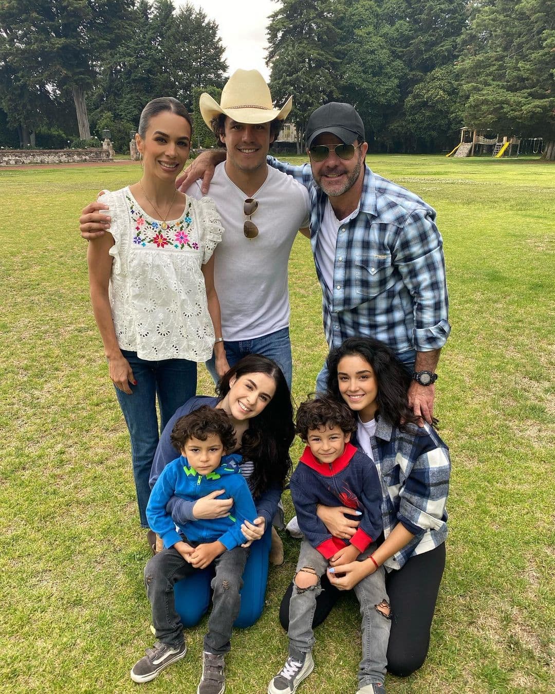 Biby Gaytán presume, como nunca, la drástica transformación de su hijo en inéditas fotos