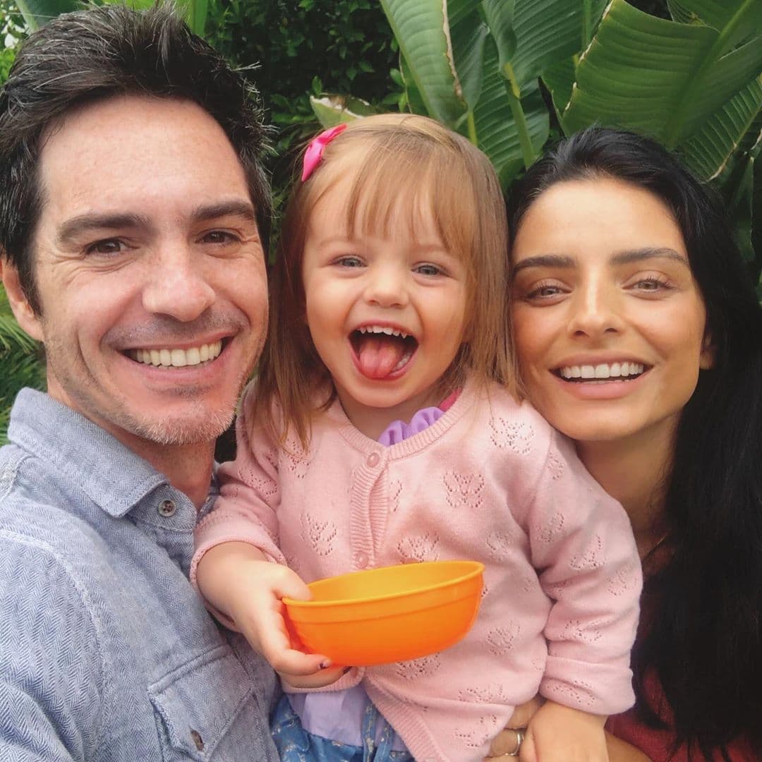 Aislinn Derbez balconea a su hija Kailani y muestra con qué canción está obsesionada