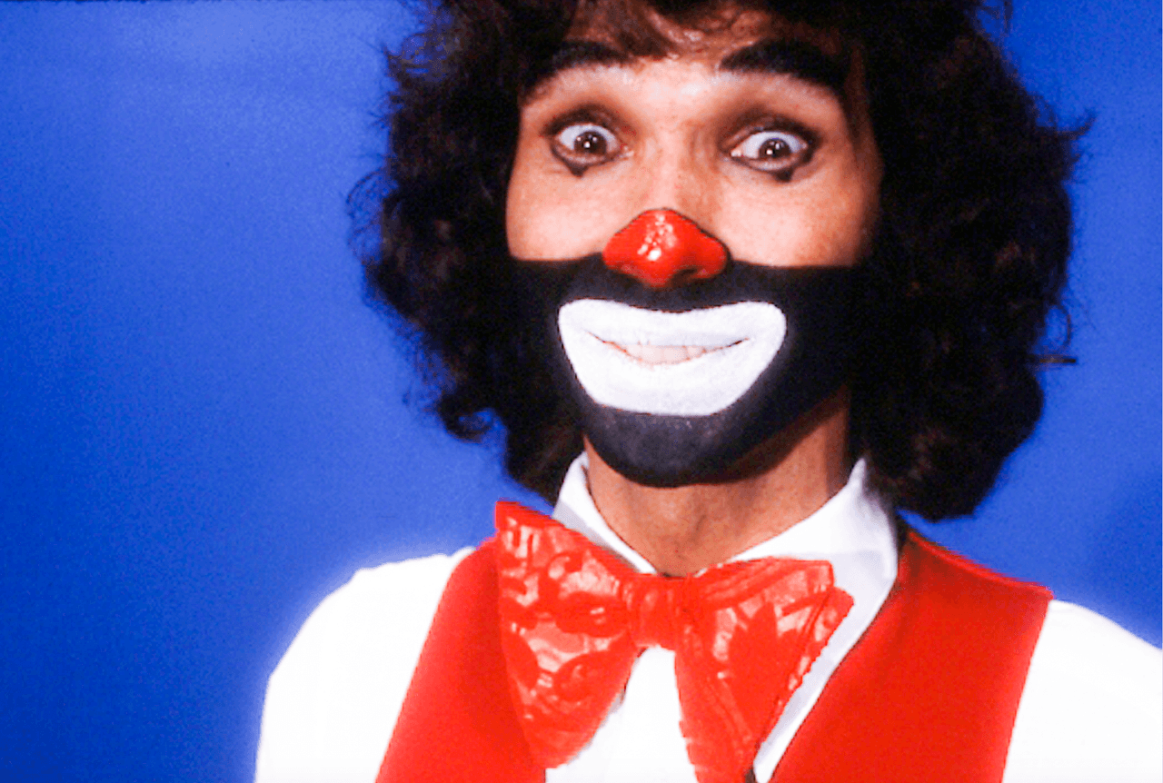 Desde 1982 trabajó en la compañía de circo que fundó, hasta el 2005, fecha en que sufrió un infarto al terminar su espectáculo, por lo que decidió retirarse.