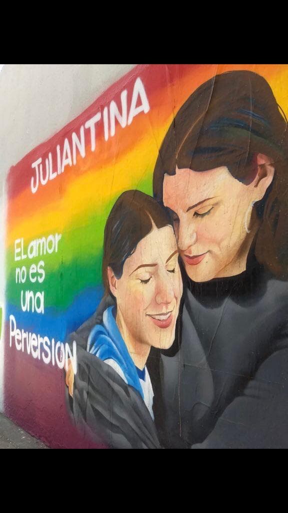 El responsable de estos murales es un artista urbano de nombre Fernando.
