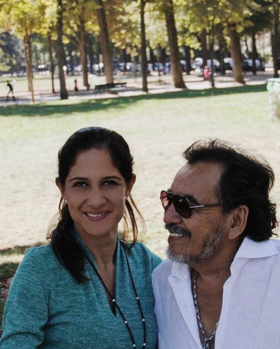 Claudia Alina Espín. Es la madre de Joana Marcelia y D'Yavé Figueroa, y fue la última pareja de Joan Sebastian. "Ya sé quién es la mujer con la que quiero pasar el resto de mi vida, ella es callada, no le gustan las luces de los reflectores... Ella es Alina", confesó Joan Sebastian a su hermano Federico Figueroa, días antes de morir.