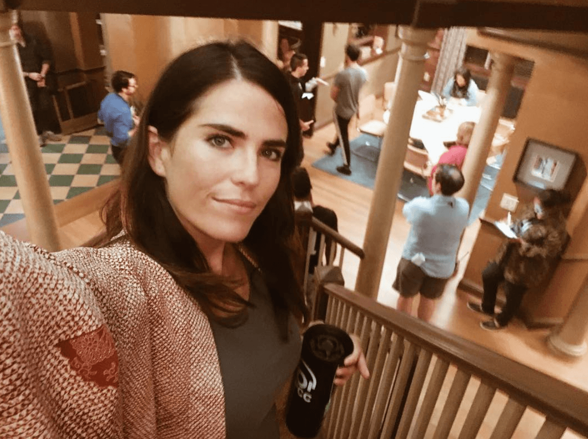 <b>Karla Souza</b> siempre ha mantenido su vida en completo hermetismo. Son pocas las fotografías que comparte de su familia, lo que se sabe es que está casada, desde el 2014, con un estadounidense llamado
<b>Marshall Trenkmann</b> y tienen una hija en común, Gianna de casi dos años.