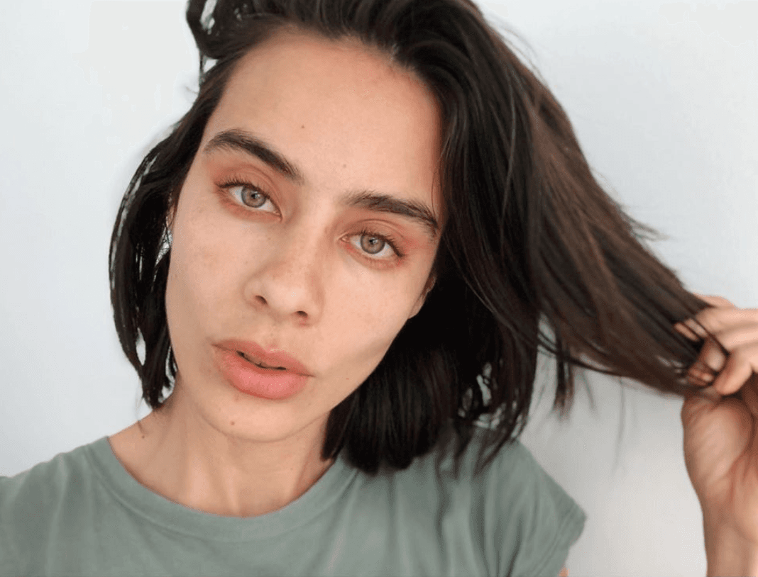 En 'Netas Divinas' estuvo como invitada y habló de lo que la llevó a tomar la decisión de cortárselo. “Tengo muchos ataques de ansiedad y de pánico, justo así empecé la cuarentena, y fue mi proceso de no dañar mi cuerpo, ya lo he intentado en otras ocasiones de mi vida, fue como mi promesa, mi pacto conmigo misma”.