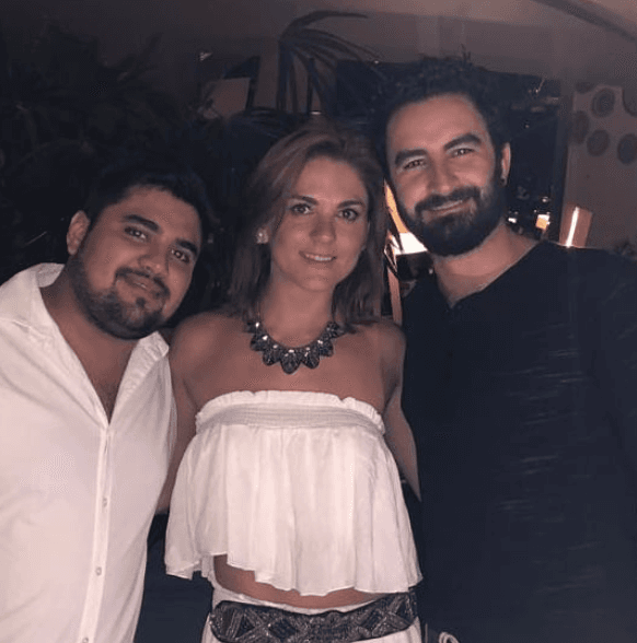 Asimismo, Alizair es muy unido a Zoraida, la única mujer de la gran familia Gómez, y también publica fotos con ella de manera frecuente.